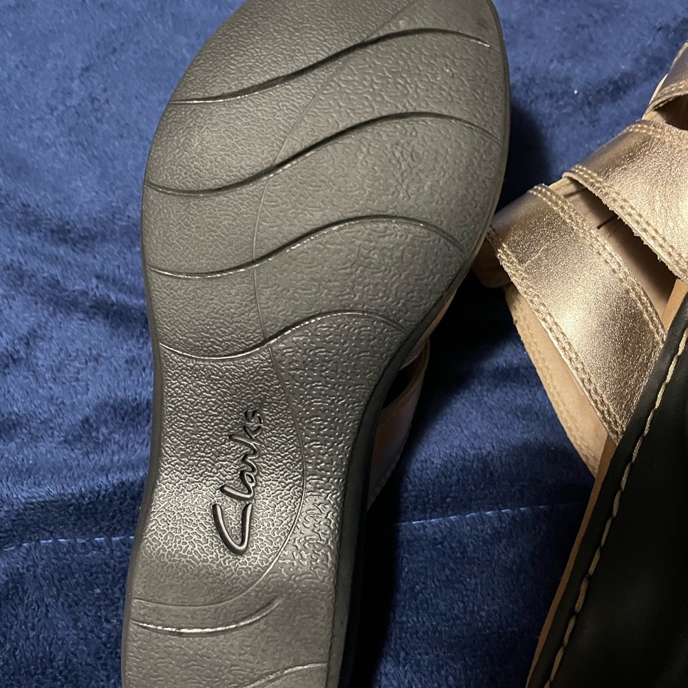 Clarks Gold Women's Sandals - Picture 3 of 3